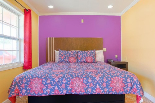 Economy Inn - image 10