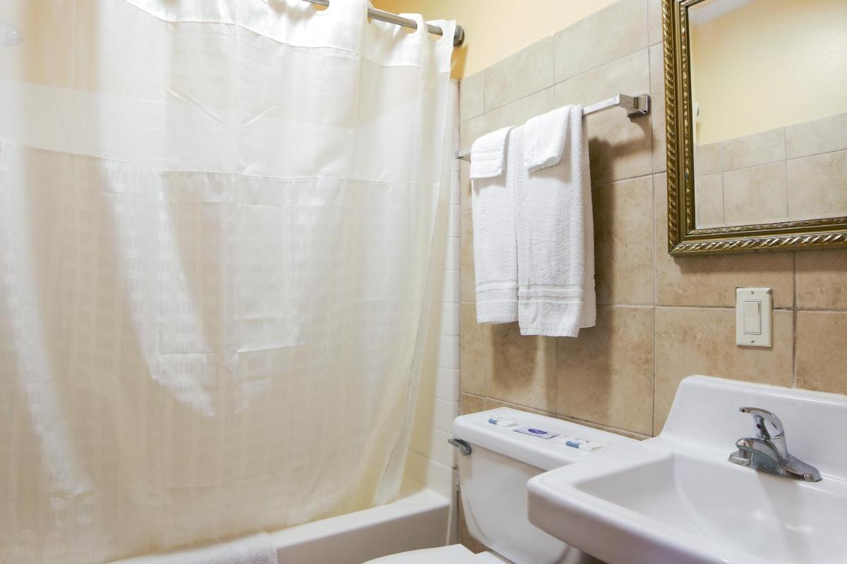 Economy Inn - image 2