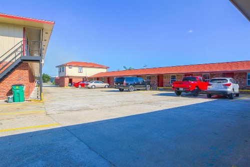 Economy Inn - image 21