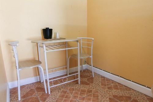 Economy Inn - image 25