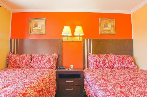 Economy Inn - image 27