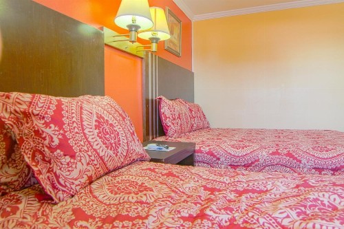 Economy Inn - image 37