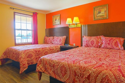 Economy Inn - image 6