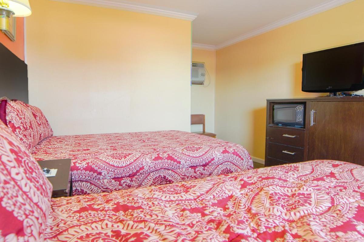 Economy Inn - image 7