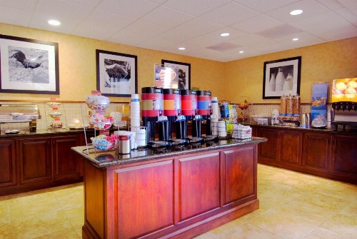 Hampton Inn & Suites Lodi - image 27
