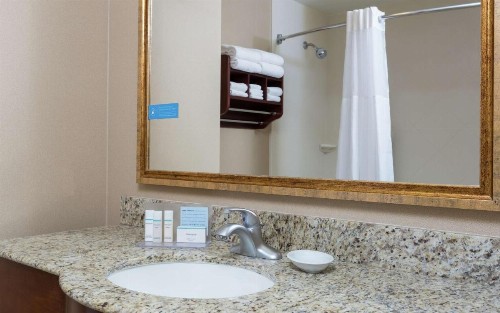Hampton Inn & Suites Lodi - image 34