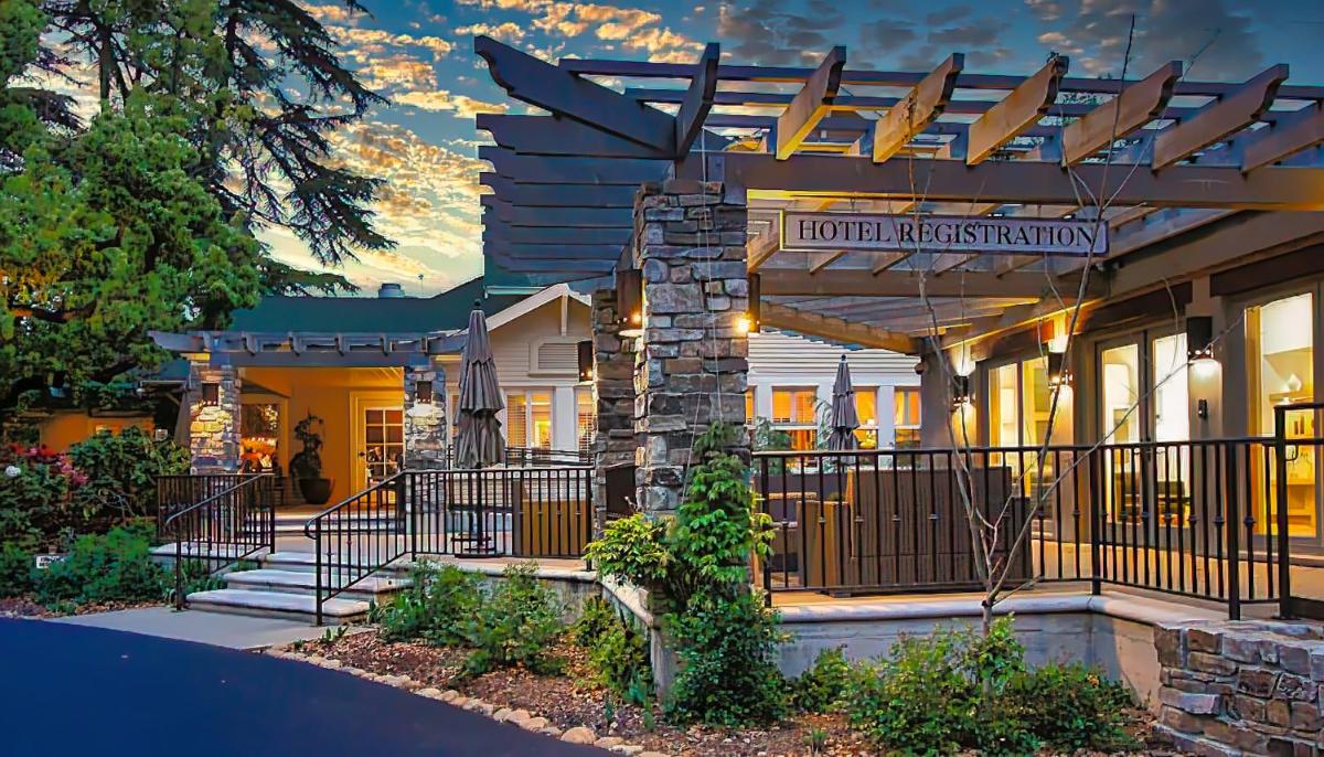 Wine & Roses Hotel Restaurant Spa Lodi - main image