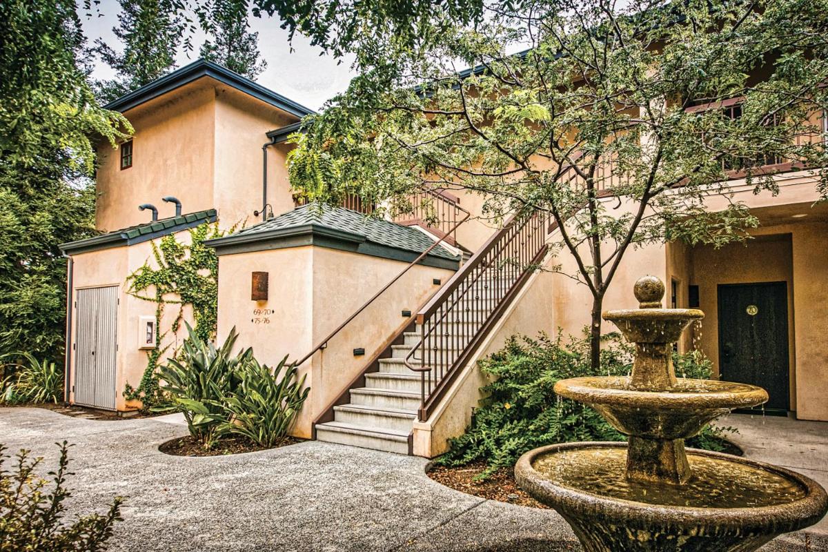 Wine & Roses Hotel Restaurant Spa Lodi - image 4