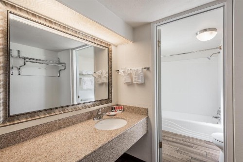 Days Inn & Suites by Wyndham Lodi - image 26