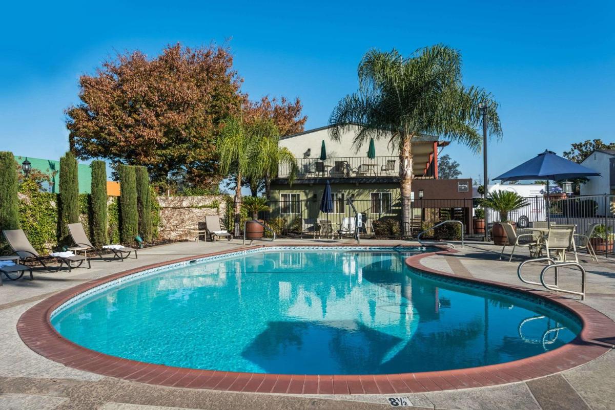 Days Inn & Suites by Wyndham Lodi - image 3