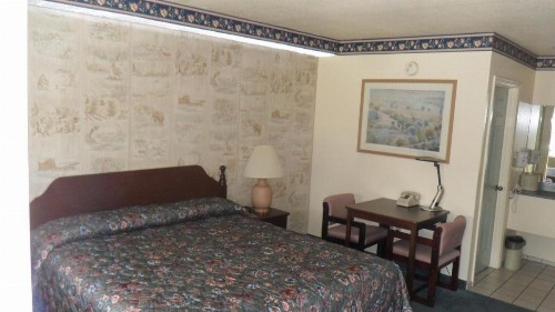 Budget Inn of Lodi - image 23