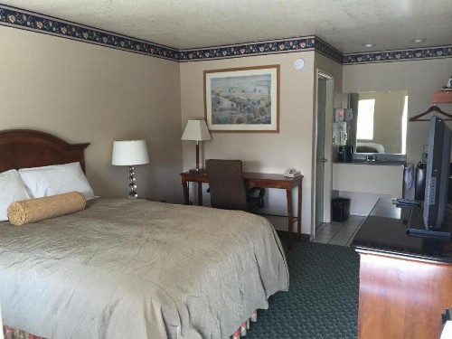 Budget Inn of Lodi - image 25