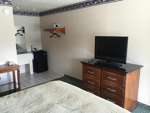 Budget Inn of Lodi - image 7