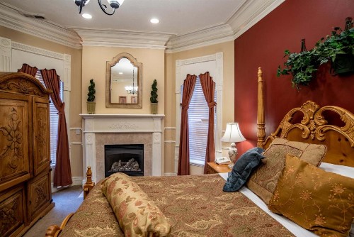 The Anniversary Inn - Logan - image 21