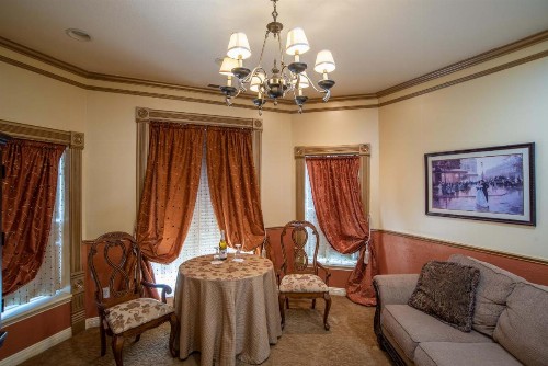 The Anniversary Inn - Logan - image 24