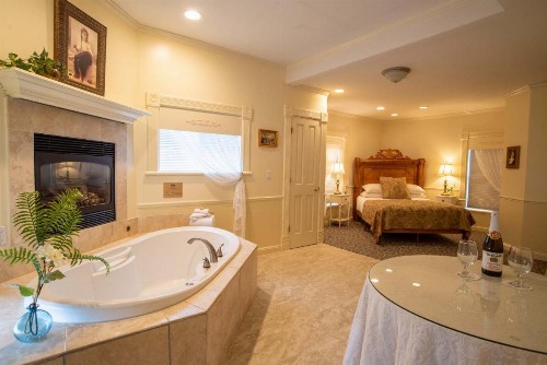 The Anniversary Inn - Logan - image 31