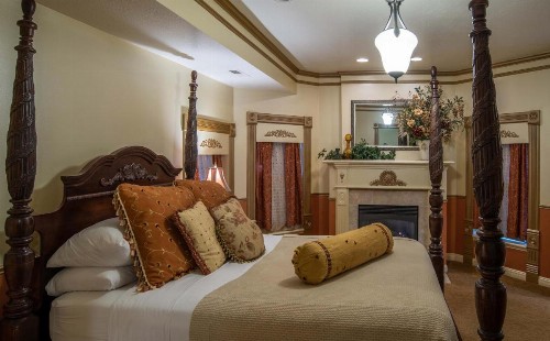 The Anniversary Inn - Logan - image 40