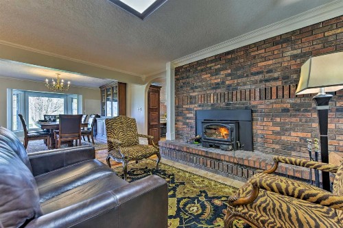 Spring Creek Retreat on 25 acres with Mountain Views! - image 11