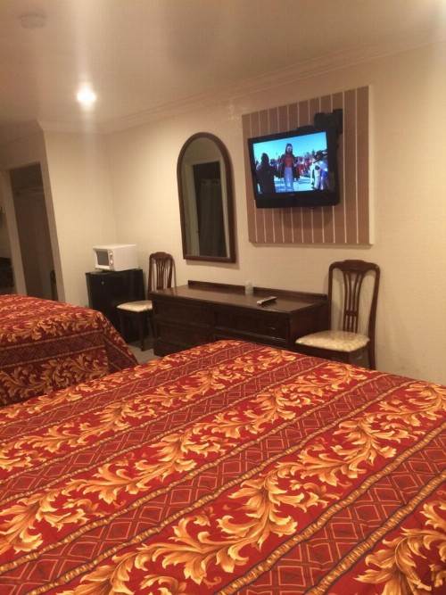 Royal Inn - image 12