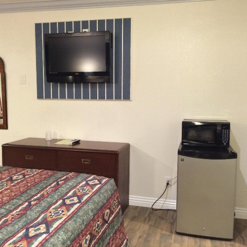 Royal Inn - image 2