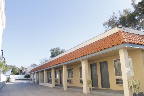 Royal Inn - image 21