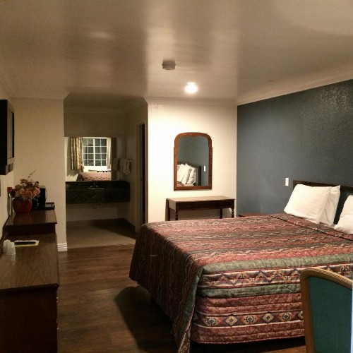 Royal Inn - image 3