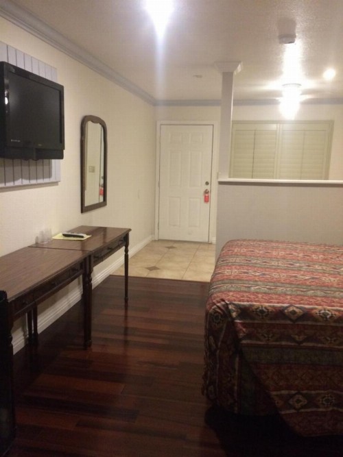 Royal Inn - image 4