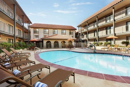 Embassy Suites Lompoc - Central Coast - image 7
