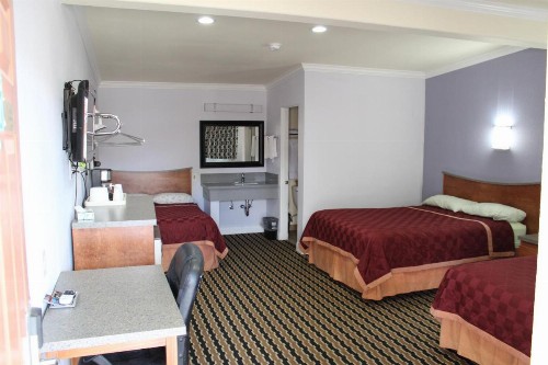 Trails Motel - image 30