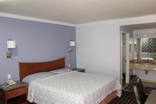 Trails Motel - image 31