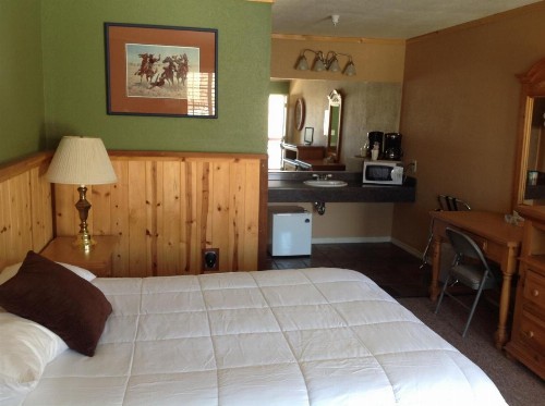 Whitney Portal Hostel And Hotel - image 3