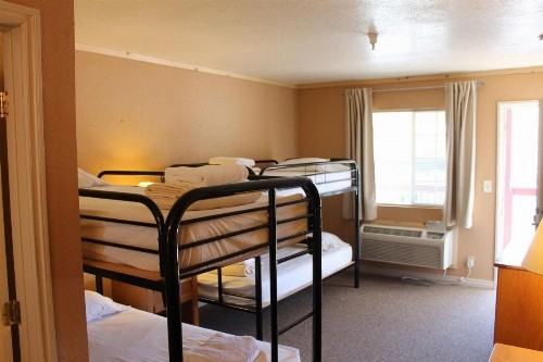 Whitney Portal Hostel And Hotel - image 43