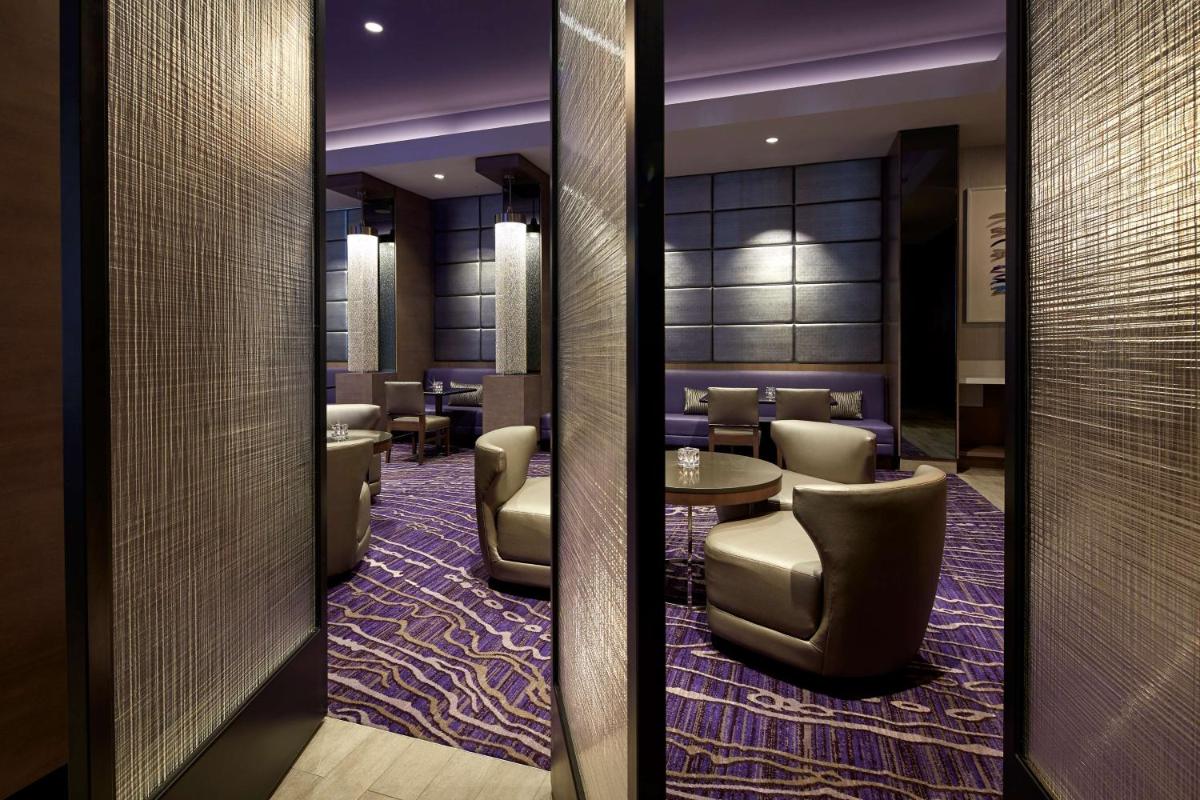 Hilton Long Beach Hotel - image 2