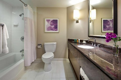 Hilton Long Beach Hotel - image 37
