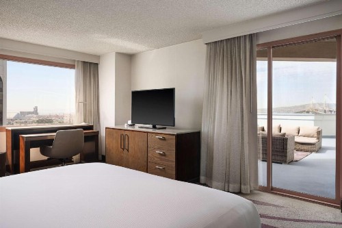 Hilton Long Beach Hotel - image 46