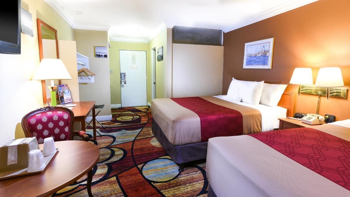 Vagabond Inn Long Beach - image 4