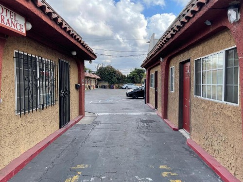 Uptown Inn - image 17
