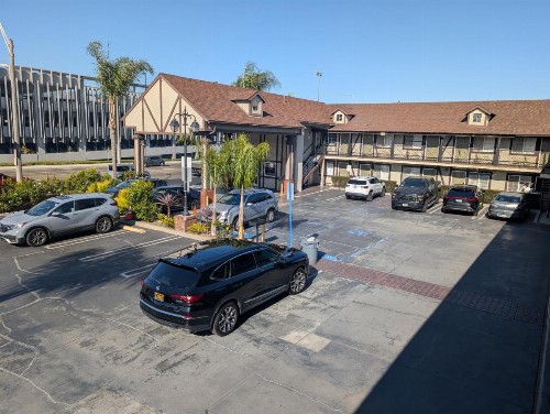 Days Inn by Wyndham Long Beach City Center - image 26