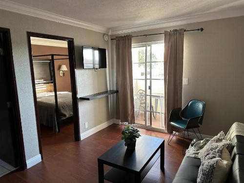 Days Inn by Wyndham Long Beach City Center - image 30