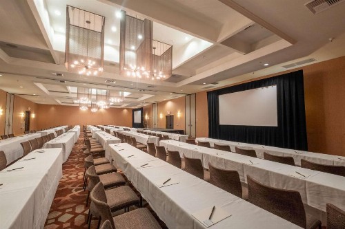 Hotel Maya - a DoubleTree by Hilton Hotel - image 13