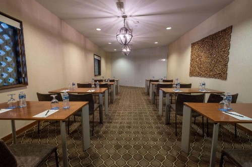 Hotel Maya - a DoubleTree by Hilton Hotel - image 20