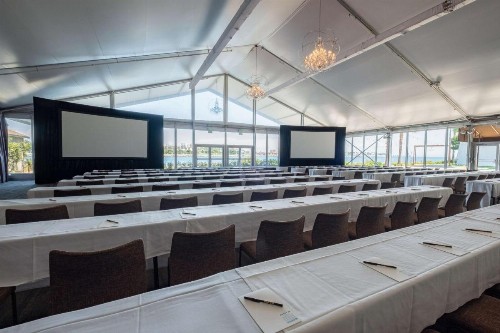 Hotel Maya - a DoubleTree by Hilton Hotel - image 4