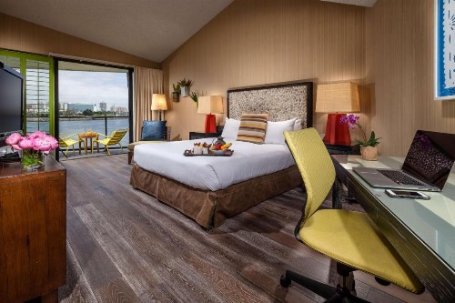 Hotel Maya - a DoubleTree by Hilton Hotel - image 8