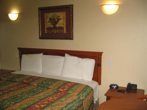 Tower Motel Long Beach - image 3