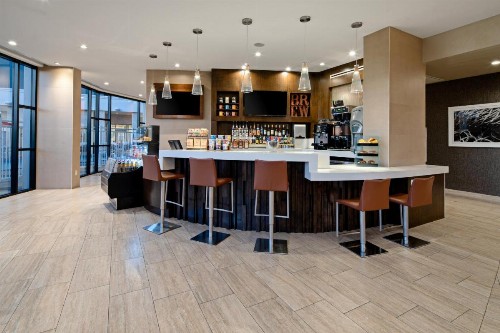 Holiday Inn Long Beach - Airport an IHG Hotel - image 5