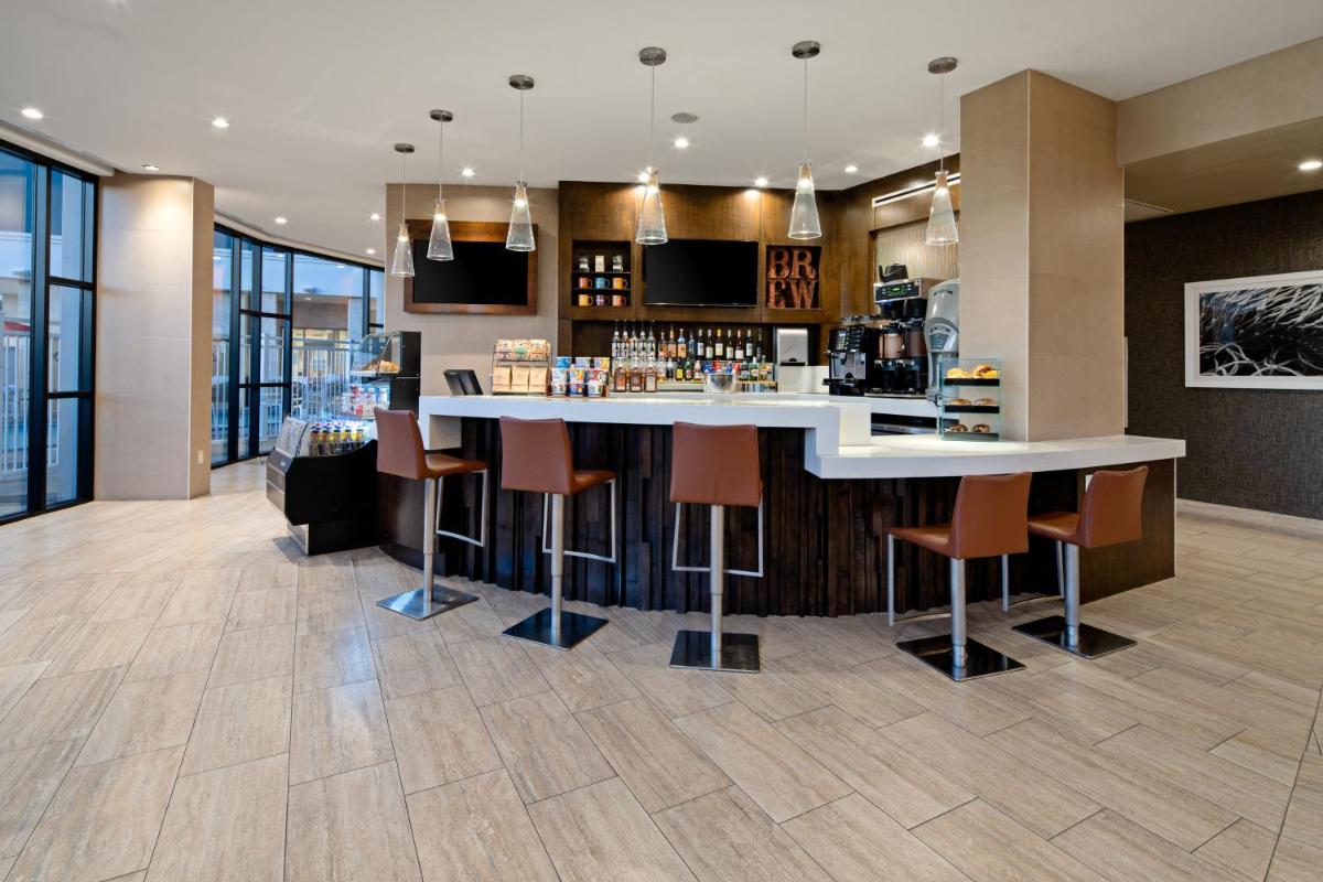 Holiday Inn Long Beach - Airport an IHG Hotel - image 5