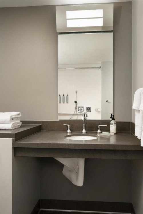 Courtyard by Marriott Long Beach Downtown - image 8