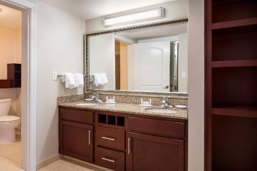 Residence Inn Long Beach Downtown - image 19