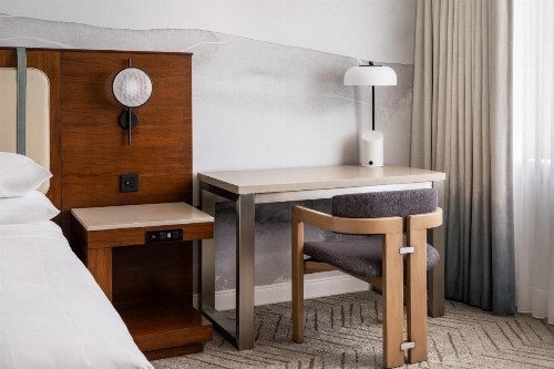 Renaissance Long Beach Hotel - image 11