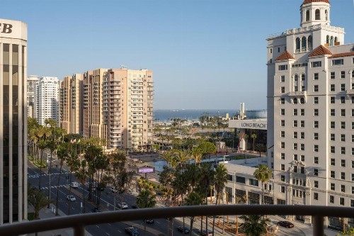 Renaissance Long Beach Hotel - image 12